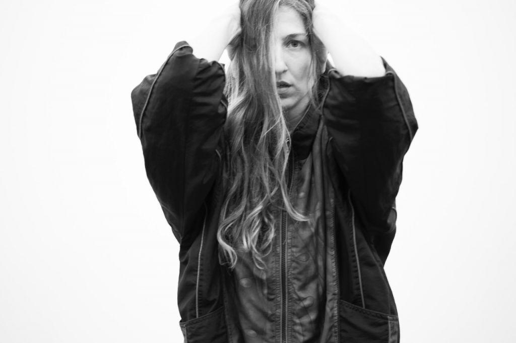 Η Ίρις Καραγιάν μιλάει στο in.gr για το Unauthorised