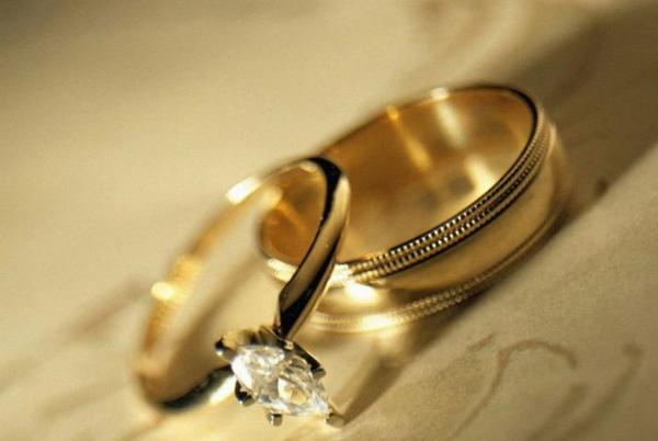 Γνωστή τραγουδίστρια παντρεύεται το καλοκαίρι