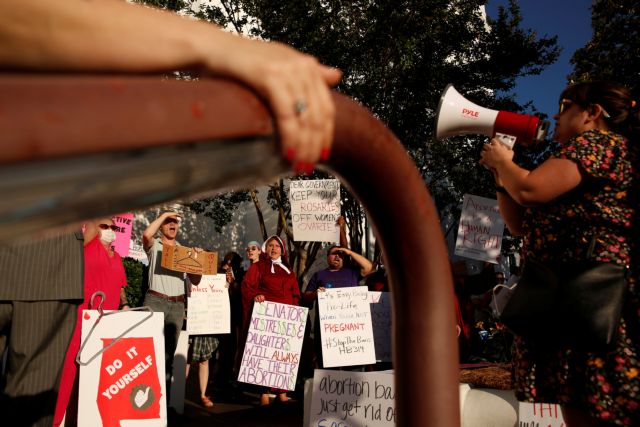 Μεσαίωνας: Στην Αλαμπάμα απαγορεύουν την άμβλωση ακόμη και στην περίπτωση βιασμού