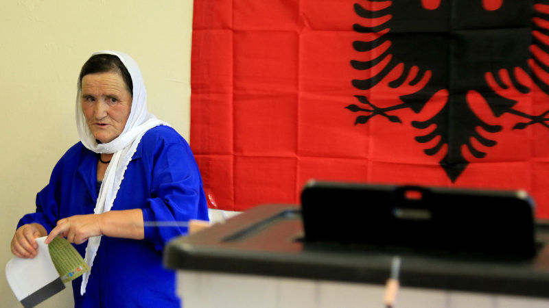 Αλβανία : Απαγορεύουν στους αιωνόβιους να ψηφίσουν
