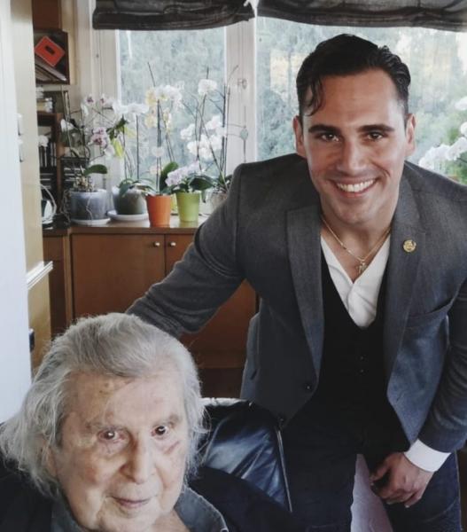 Ο Άνθιμος Ανανιάδης συνεργάζεται με τον Μίκη Θεοδωράκη