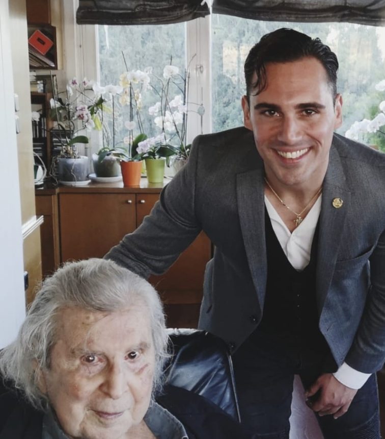 Ο Άνθιμος Ανανιάδης συνεργάζεται με τον Μίκη Θεοδωράκη