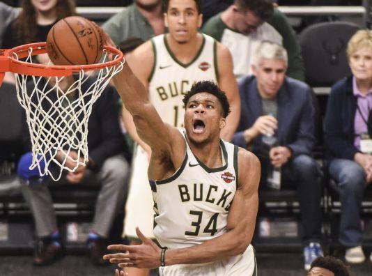 Ο Αντετοκούνμπο φιγουράρει στα κορυφαία καρφώματα των playoffs