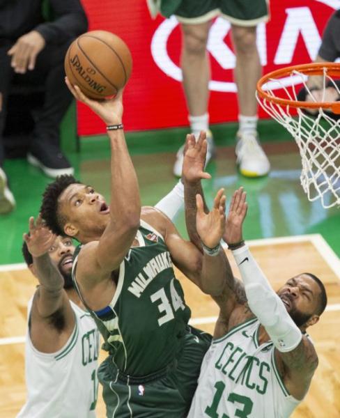 Η πρόβλεψη του Μάτζικ Τζόνσον για τον Γιάννη Αντετοκούνμπο