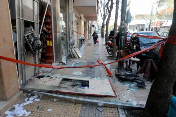 Ανατίναξαν ΑΤΜ στη Μεταμόρφωση και το Ελληνικό
