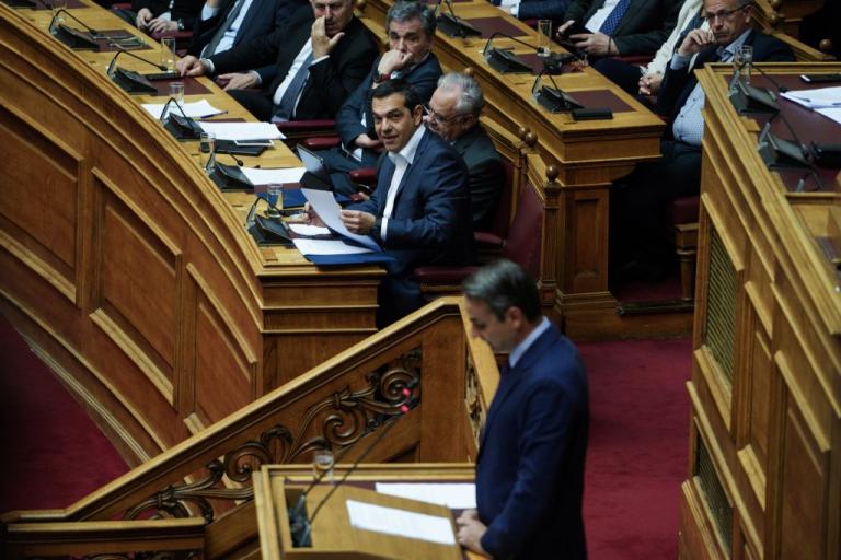 Επταήμερη εργασία: Πόλεμος προπαγάνδας για τις θέσεις Μητσοτάκη