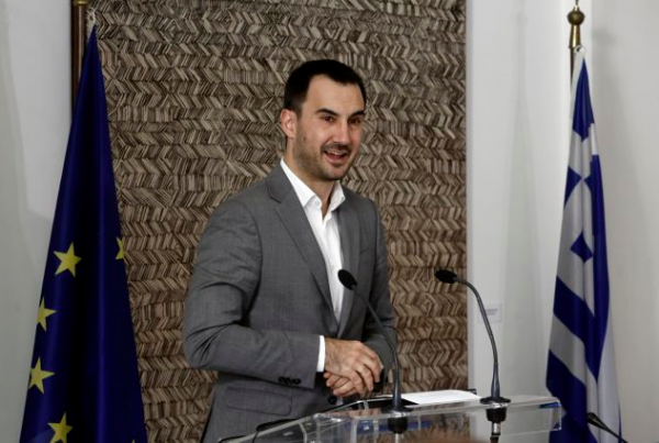 Εκλογές 2019: Ψήφισε στην Καλαμάτα ο υπουργός Εσωτερικών, Αλέξης Χαρίτσης