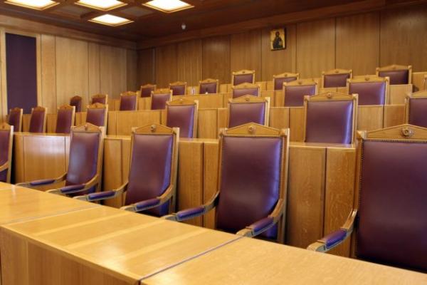 In reversal, Council of State rules abolition of civil servants’ bonuses constitutional