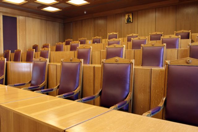 In reversal, Council of State rules abolition of civil servants’ bonuses constitutional