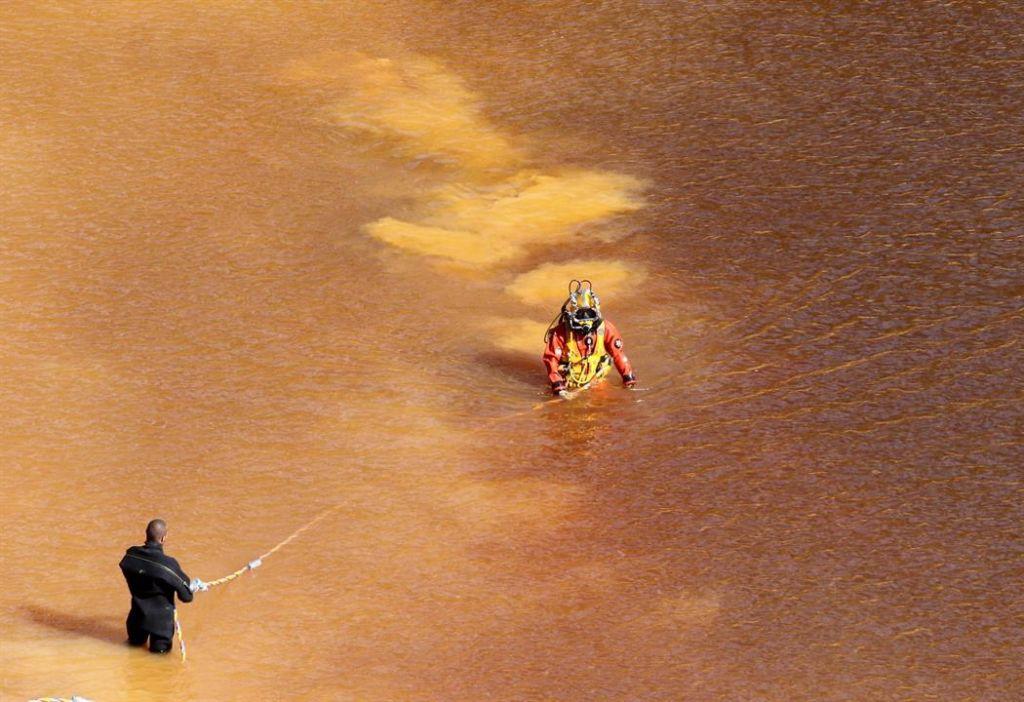 Κύπρος: Μηδενική ορατότητα και λάσπη δυσκολεύουν τις έρευνες στην Κόκκινη Λίμνη