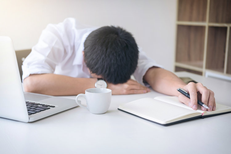 Έντονη αντιπαράθεση Αχτσιόγλου – Βρούτση για το θέμα της επταήμερης εργασίας