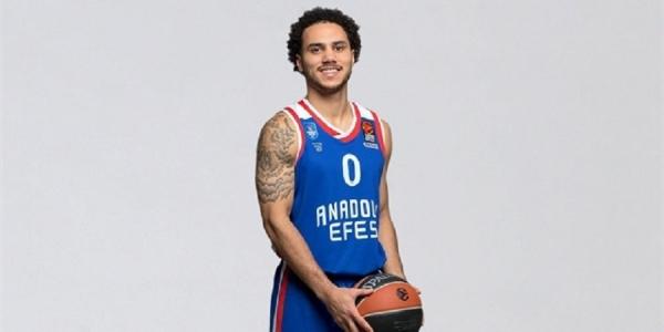 Έσπασε τα… κοντέρ ο Λάρκιν