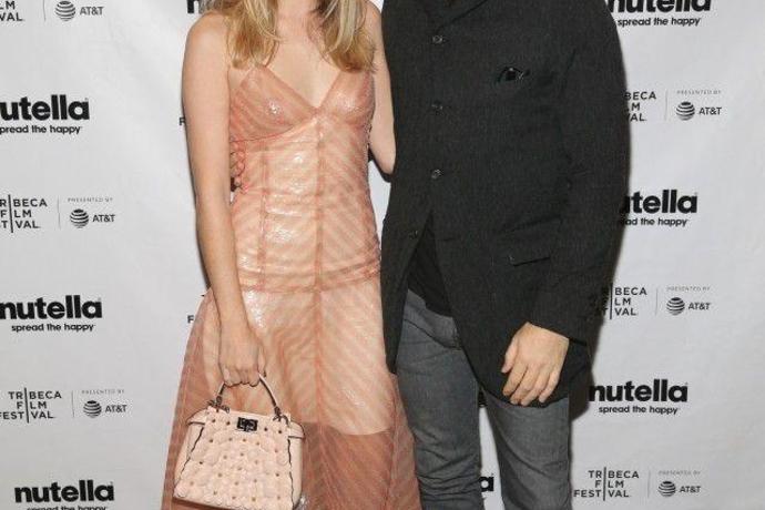 Κουνελάκι του Playboy κόρη διάσημου ηθοποιού