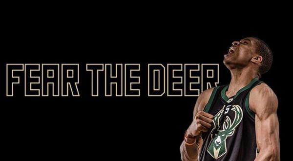 Τα μπλουζάκια της… πρόκρισης «πρασίνισαν» το Fiserv Forum