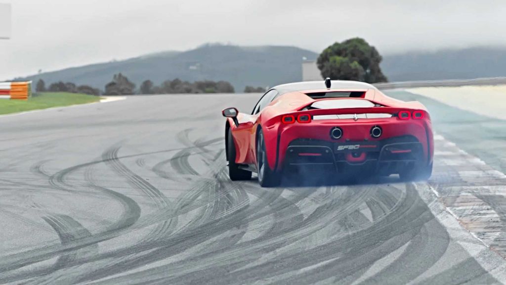 Ferrari SF90 Stradale: Το plug-in υβριδικό ορόσημο των 1.000 ίππων