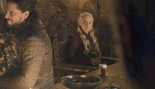 Η απίστευτη γκάφα του Game Of Thrones με τον… καφέ αλυσίδας στο κάστρο του Γουίντερφελ