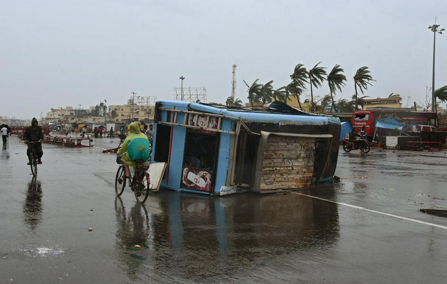 Κυκλώνας Φάνι: Αποφεύχθηκαν τα χειρότερα στην Ινδία