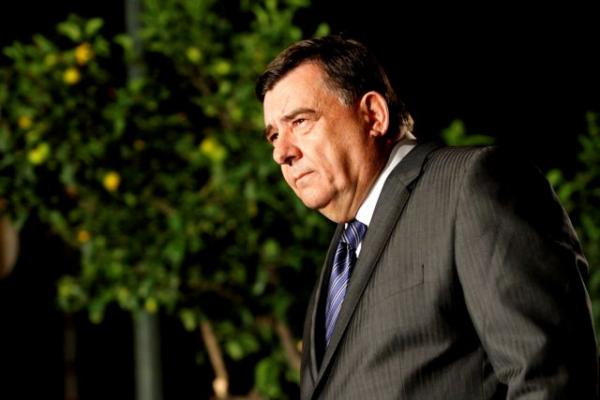 Αποχωρεί από την ηγεσία του ΛΑΟΣ μετά την συντριβή ο Γ. Καρατζαφέρης