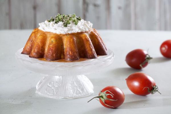 Κέικ με ντομάτα, ξινομυζήθρα και κάπαρη