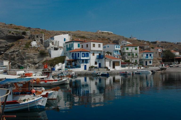 Άγιος Ευστράτιος: Μια πλώρη κόντρα στο βοριά του Αιγαίου