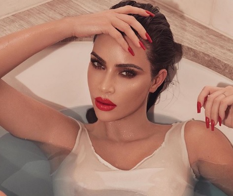 Κιμ Καρντάσιαν: Πόσα λεφτά κερδίζει με μια ανάρτηση