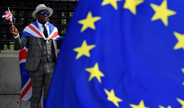 Βρετανία: Στη σκιά του Brexit οι ευρωεκλογές