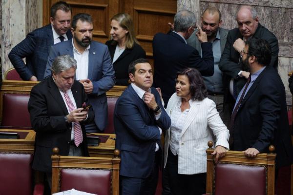 «Σωσίβιο» στο πακέτο παροχών ψάχνουν στην κυβέρνηση – Σιωπητήριο για τον σκαφάτο υπουργό