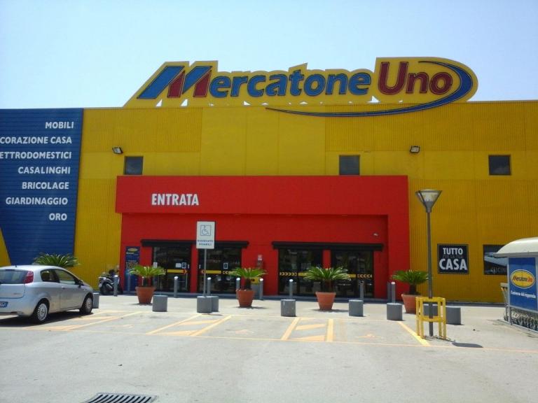 Αιφνίδιο λουκέτο για αλυσίδα πολυκαταστημάτων στην Ιταλία