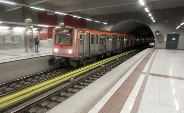 Μέσα μεταφοράς: Στάση εργασίας σε Μετρό, Ηλεκτρικό και Τραμ