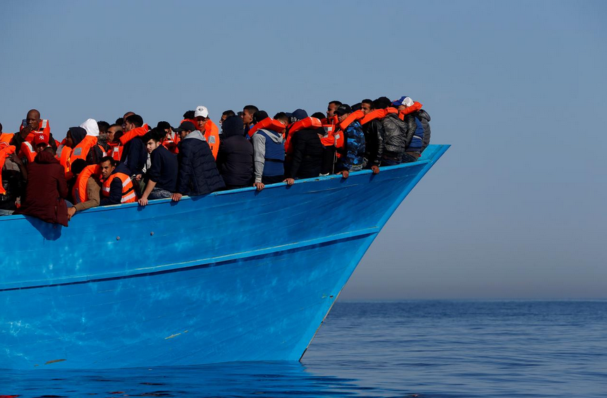 Μεσόγειος: Περιπολικό σκάφος της Μάλτας διέσωσε 85 μετανάστες που επέβαιναν σε ξύλινη βάρκα