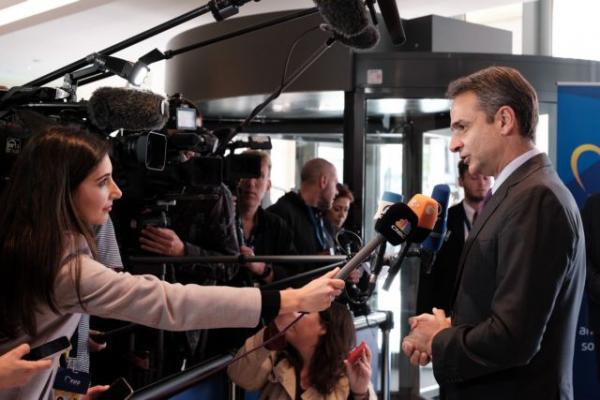 Editorial Ta Nea: Restraint