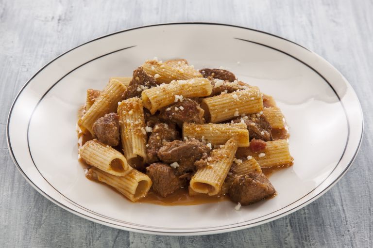 Μοσχαρίσια μάγουλα «χουνκιάρ» με ριγκατόνι