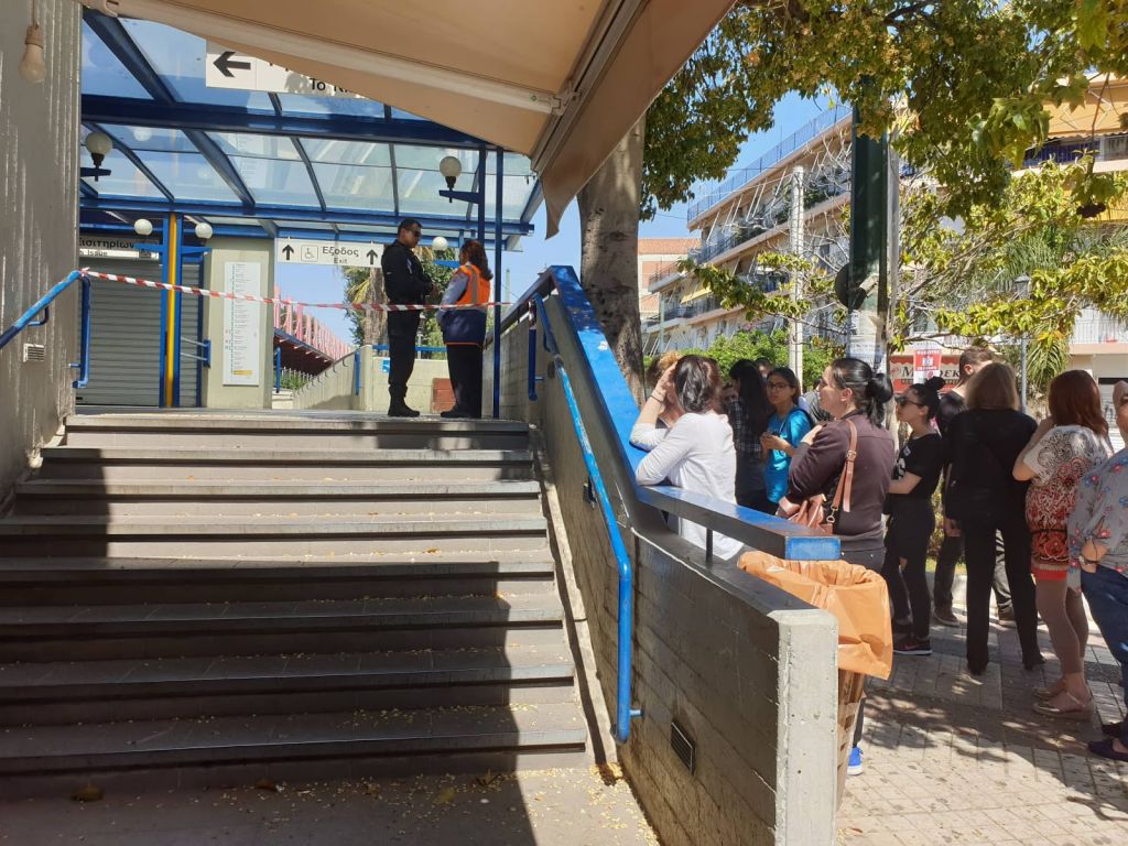 Τραγωδία στο Μοσχάτο: Νεκρή 14χρονη που έπεσε στις γραμμές του ηλεκτρικού