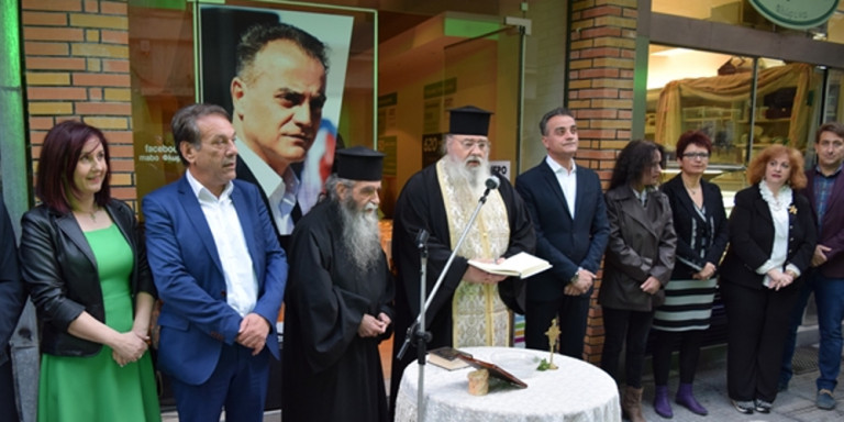 Φλώρινα: Γιούχαραν παπά σε εγκαίνια υποψηφίου του ΣΥΡΙΖΑ - Χαρακτήρισε «προδοτική» τη Συμφωνία των Πρεσπών