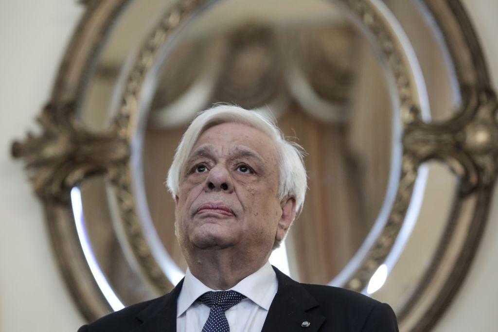 Περιπέτεια στον αέρα για τον Προκόπη Παυλόπουλο