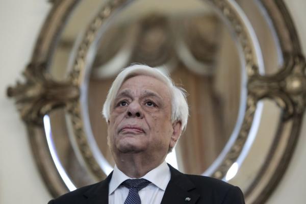 Περιπέτεια στον αέρα για τον Προκόπη Παυλόπουλο