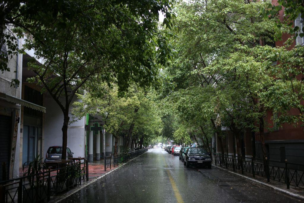 Ζεστός και βροχερός ο καιρός το Σάββατο – Αναλυτική πρόγνωση