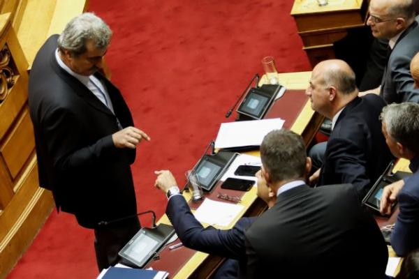 Επεισόδιο Πολάκη – Μητσοτάκη: Δεν ανέχομαι να με λες φασίστα – Αντε φύγε από εδώ