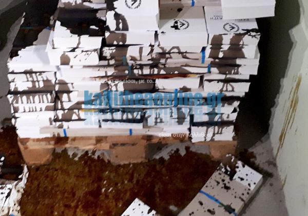 Αγνωστοι κατέστρεψαν όλα τα ψηφοδέλτια της Χρυσής Αυγής στην Καλλιθέα