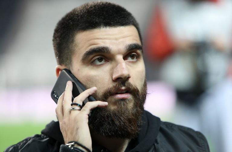 Κάθισαν με τον κόσμο του ΠΑΟΚ Γιώργος και Νίκος Σαββίδης