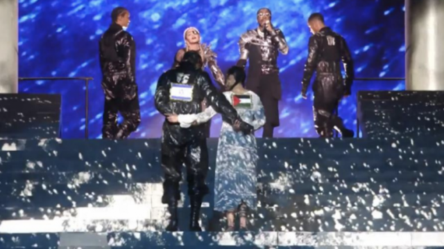 Eurovision 2019: Το μήνυμα ειρήνης της Μαντόνα στη σκηνή του Τελ Αβίβ