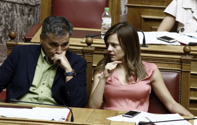 Τι θα ανακοινωθεί σήμερα για τις 120 δόσεις –  Μικρή αναβολή για το προεκλογικό πακέτο παροχών