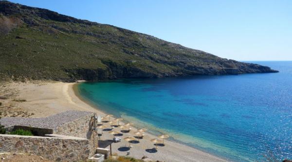 Στη Σέριφο η πρώτη παραλία μη καπνιστών