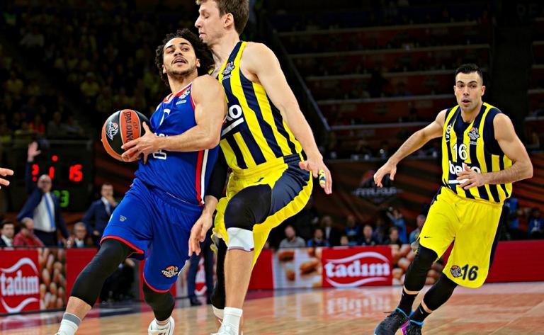 Παραδοχή Σλούκα : «Δεν αξίζαμε να περάσουμε…»