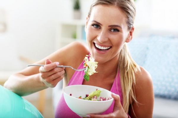 Δίαιτα Whole30: Τι είναι και ποιους κινδύνους κρύβει