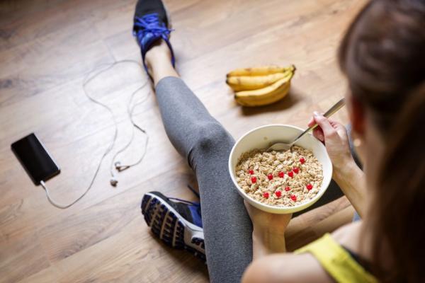 Πώς μπορεί να ενισχύσει τον μεταβολισμό σας η «αντίστροφη δίαιτα»