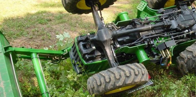 Τραγωδία στο Αίγιο: Νεκρός άνδρας που καταπλακώθηκε από το τρακτέρ του