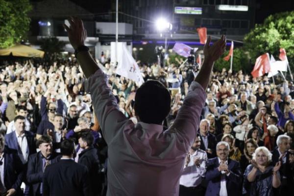 Πάρε κόσμε : Το Μαξίμου «ξεπουλάει» υπό τον φόβο βαριάς ήττας