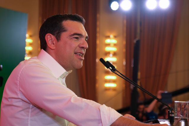 «Κολλημένος» με τον Πολάκη ο πρωθυπουργός – Επίθεση σε Μητσοτάκη