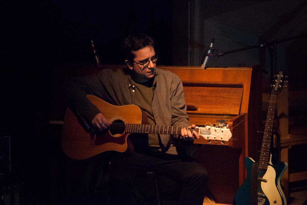 Ο Βασίλης Τζαβάρας μιλάει για μια «Λέξη που λείπει»